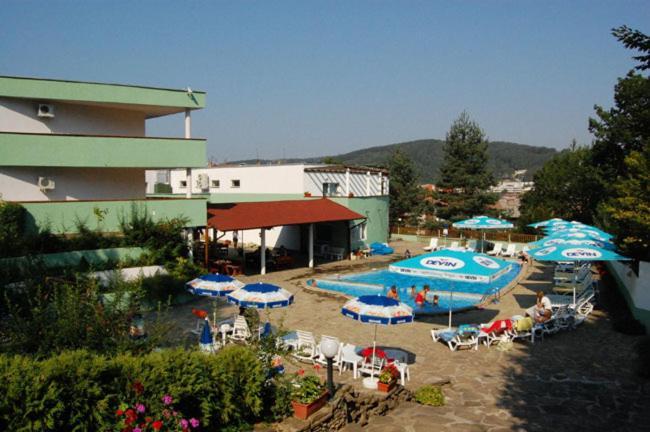Hotel Seasons Trjavna Kültér fotó
