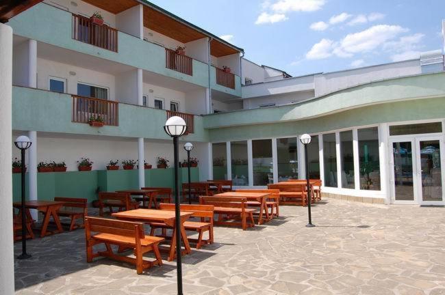 Hotel Seasons Trjavna Kültér fotó